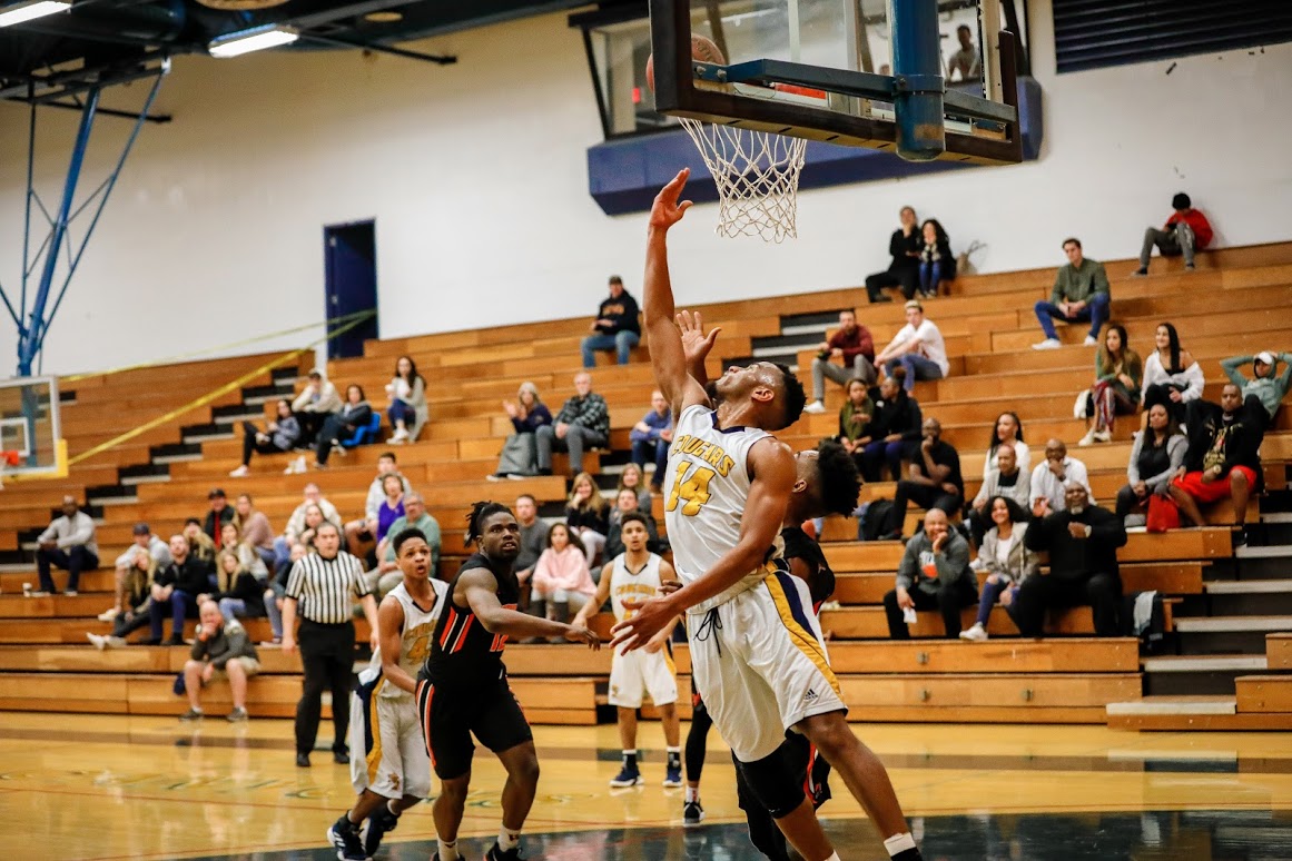 College of the Canyons men's basketball vs. Ventura College on Jan. 11, 2019.