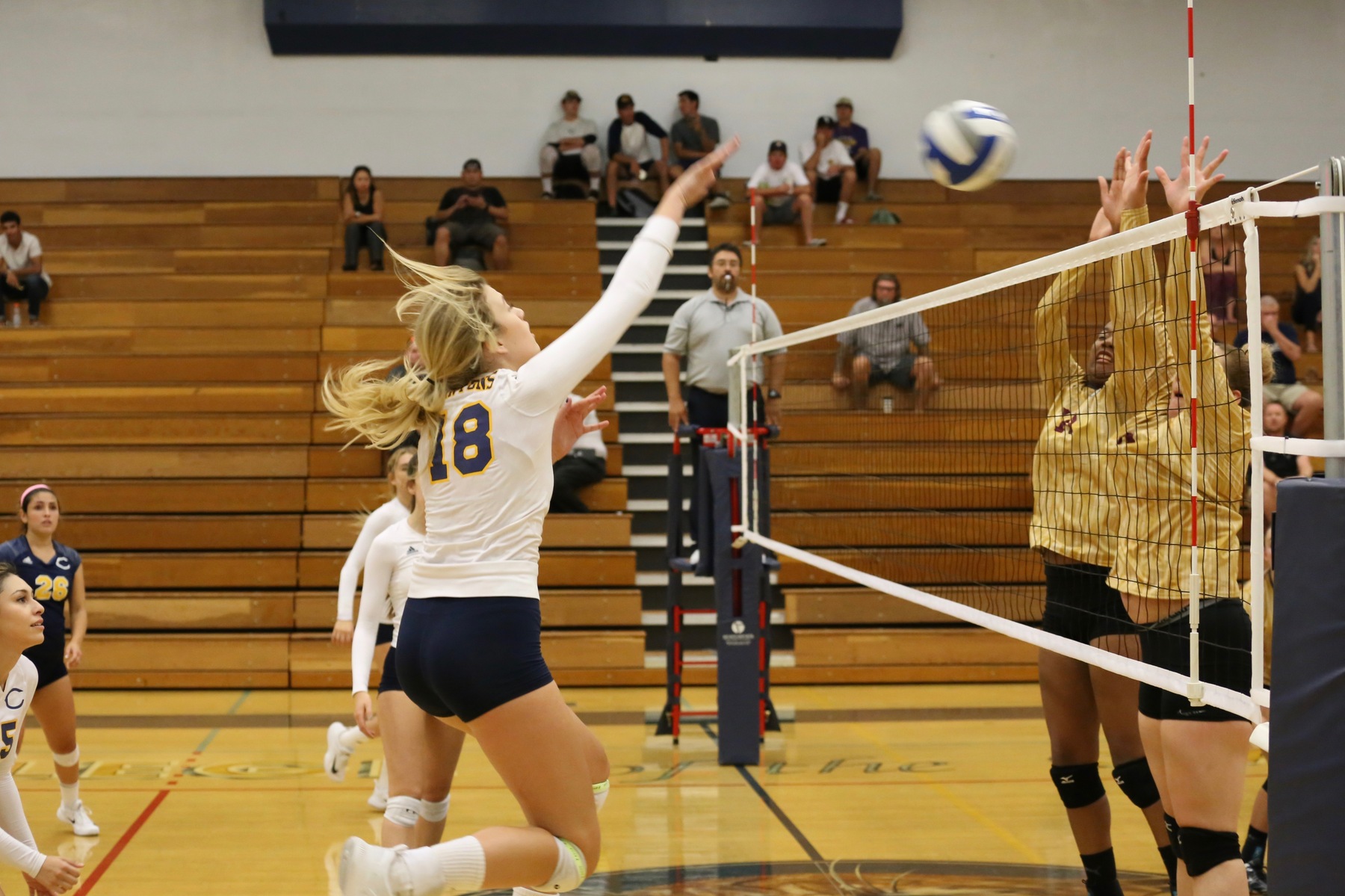 No. 13 Canyons Claws Victor Valley in Straight Sets