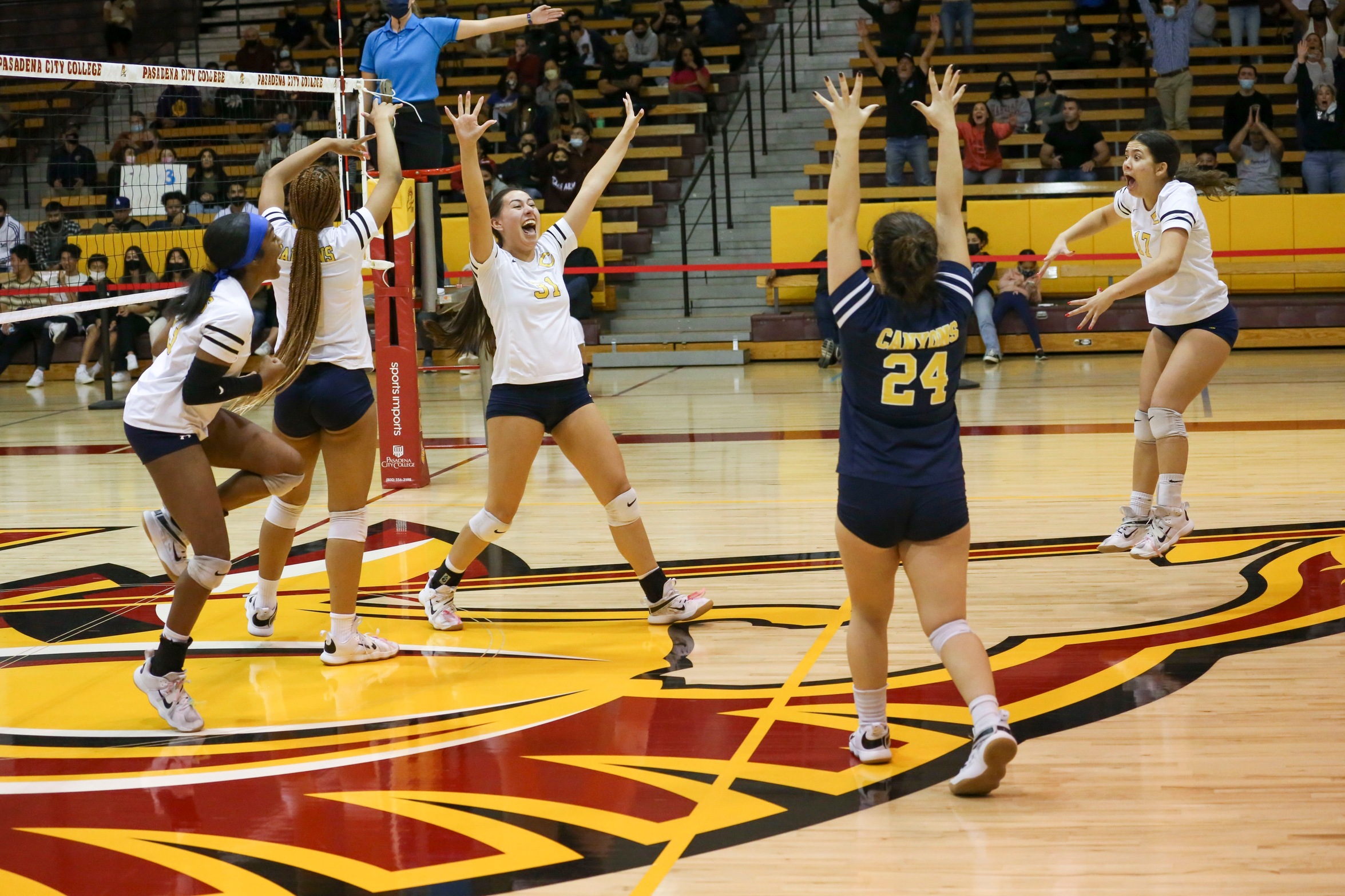 No. 15 seed College of the Canyons upset No. 2 Pasadena City College 3-0 (25-20, 25-16, 25-22) on Tuesday to advance to the second round of the CCCCAA Southern California Regional Playoffs. The win was the ninth straight for the Cougars and snapped PCC's 20-match streak. —Jesse Muñoz/COC Sports Information
