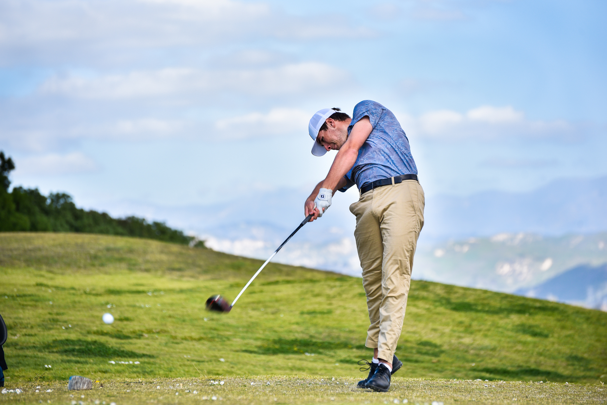 College of the Canyons freshman Alex Moores shot a one-over-par round of 73 during Western State Conference (WSC) No. 2 on Monday at River Ridge Golf Course to tie with teammate Dom De Luca for tourney medalist honors. —Mari Kneisel/COC Sports Information
